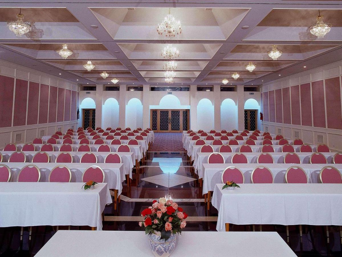 Hotel Mercure Alger Aeroport Dar el Beïda Dış mekan fotoğraf The ballroom