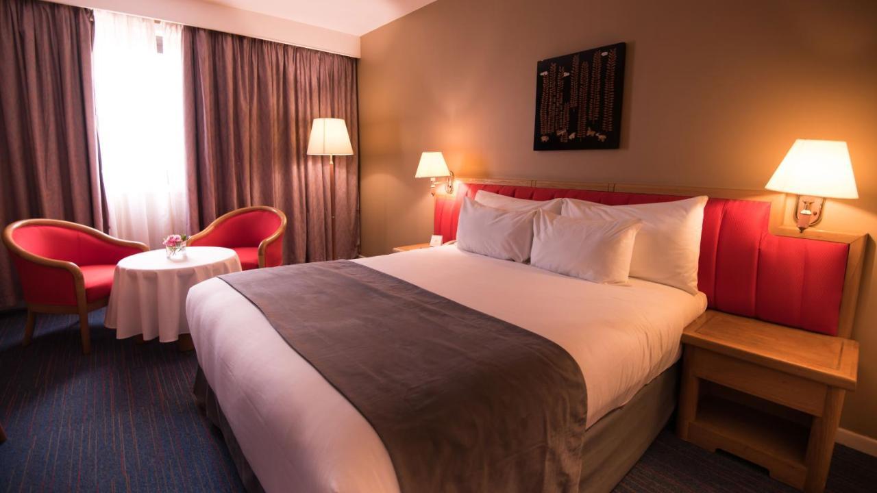 Hotel Mercure Alger Aeroport Dar el Beïda Dış mekan fotoğraf A room at the hotel