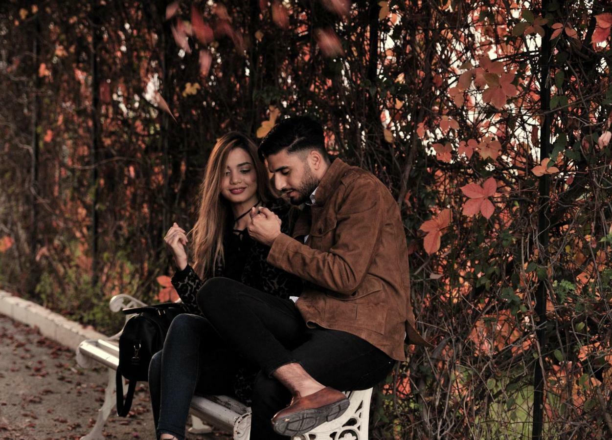 Hotel Mercure Alger Aeroport Dar el Beïda Dış mekan fotoğraf A couple in love