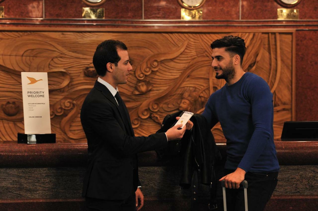 Hotel Mercure Alger Aeroport Dar el Beïda Dış mekan fotoğraf A hotel concierge